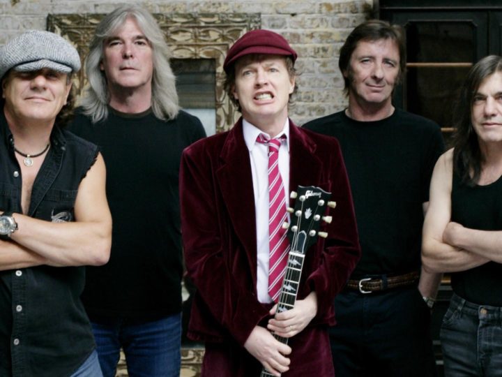 Ac/Dc – Rocking All The Way