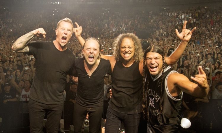 Metallica, online il nuovo video ‘Moth Into Flame’