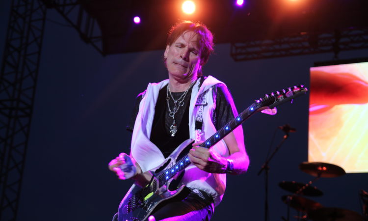 Steve Vai, cinque date in Italia nel 2022