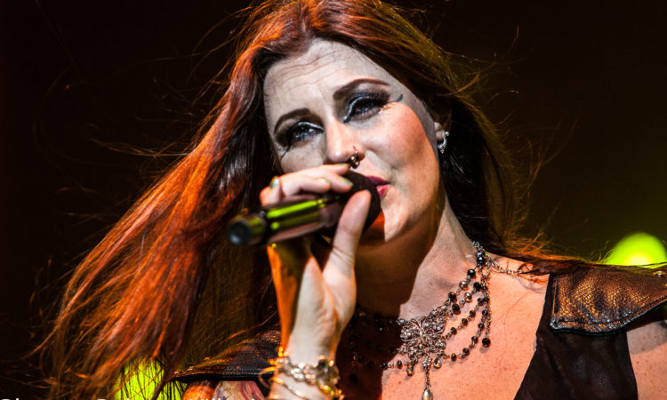Nightwish, Floor Jansen sta combattendo contro un tumore al seno