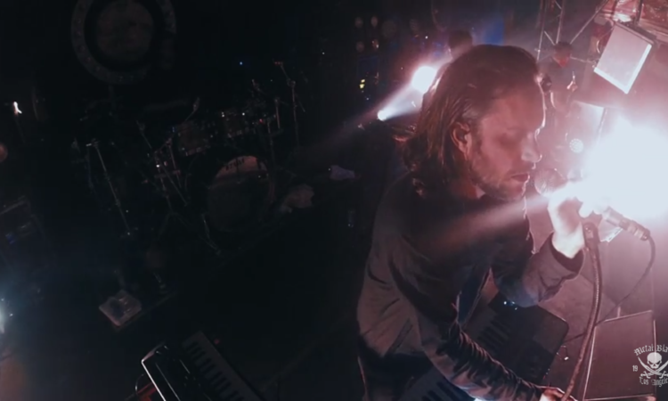 Between The Buried And Me, l’esecuzione di ‘Turn On The Darkness’ dal DVD/BluRay ‘Coma Ecliptic Live’