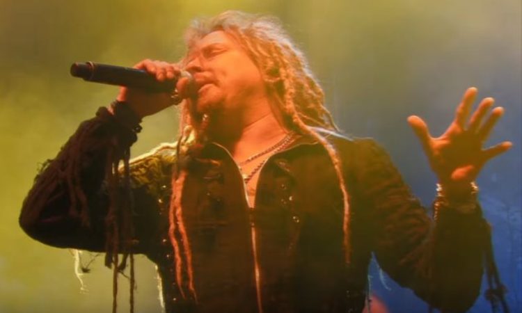 Korpiklaani, l’esecuzione di ‘Pilli On Pajusta Tehty’ tratta dall’imminente live album 