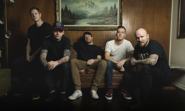 Comeback Kid, il nuovo trailer di ‘Outsider’