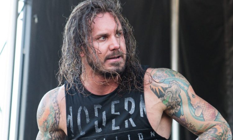 As I Lay Dying, Tim Lambesis citato in giudizio per danni