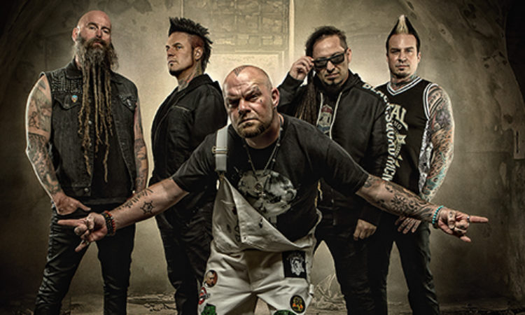 Five Finger Death Punch, il behind the scenes di ‘Blue On Black’