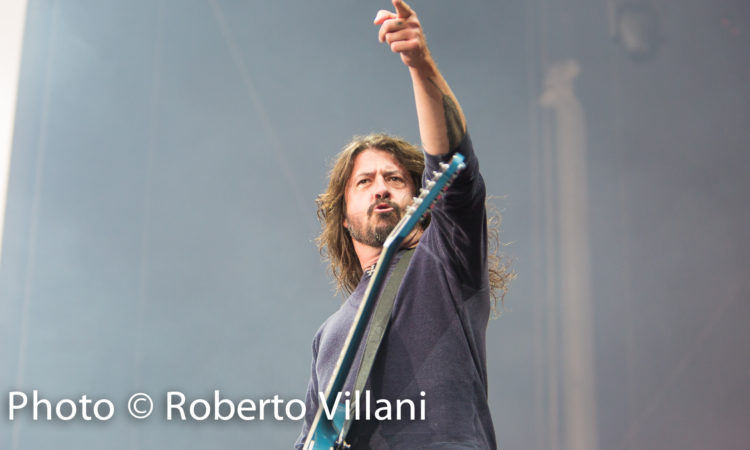 Foo Fighters, Dave Grohl suona con Paul McCartney ‘When The Saints Go Marching In’