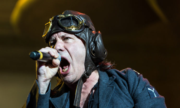 Iron Maiden, Bruce Dickinson: “Il cancro ha cambiato la mia voce”