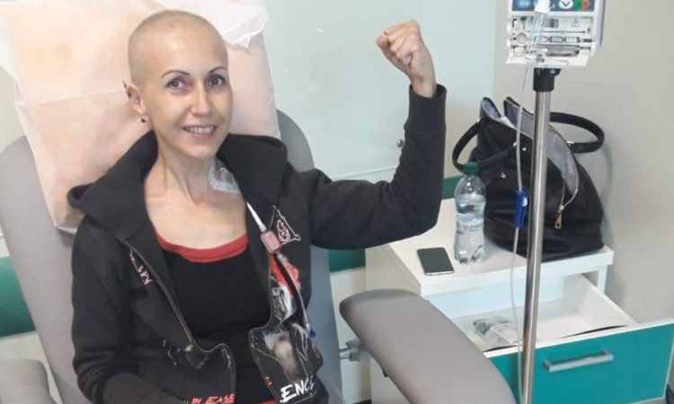 Cadaveria, lanciata campagna crowdfunding per intervento post-chemioterapia