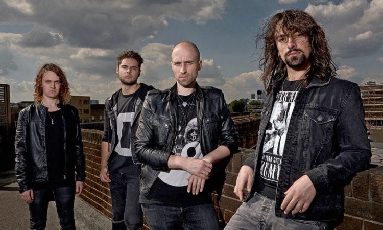 A New Tomorrow, firma con Frontiers Records