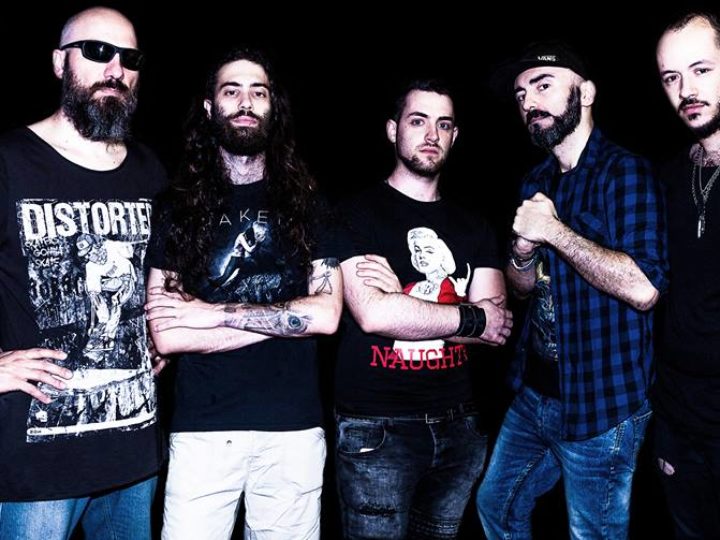 New Disorder, il video di ‘Room with a View’