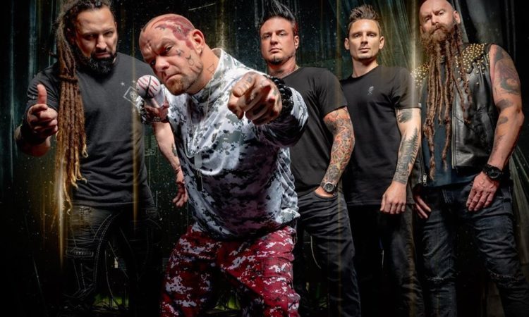 Five Finger Death Punch, il nuovo video di ‘A Little Bit Off’