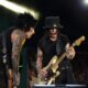 Motley Crue, Mick Mars fuori dal tour per problemi di salute