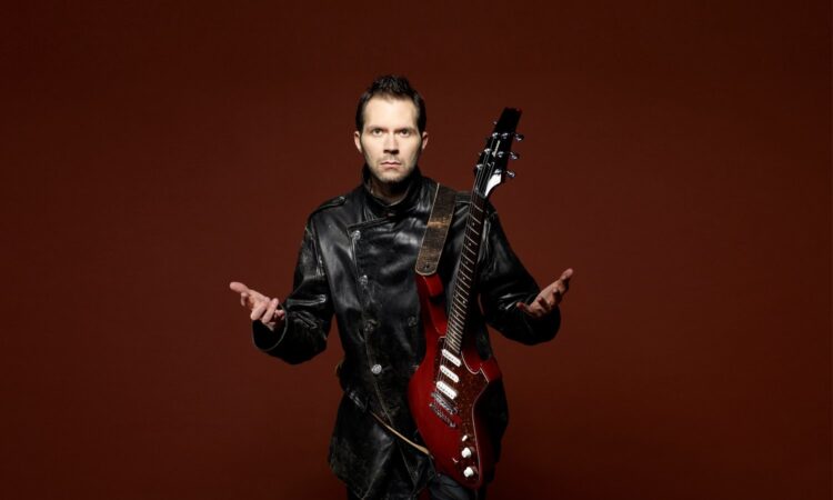 Paul Gilbert, il nuovo video ‘Holy Diver’ on line