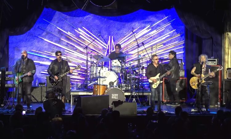 Blue Öyster Cult, pubblicano il nuovo video live ‘Screams’