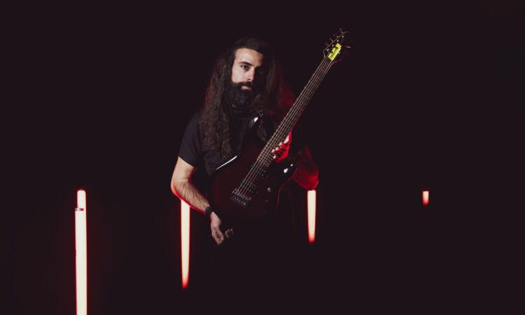 Luca, il nuovo singolo ‘Three’ in anteprima per Metal Hammer Italia