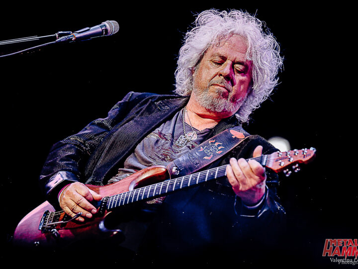 Van Halen, Steve Lukather: “Non suonerò mai una nota di chitarra in una canzone dei VH!”