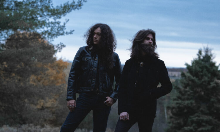 Crown Lands, guarda il video di ‘Through The Looking Glass – Live at Chalet’
